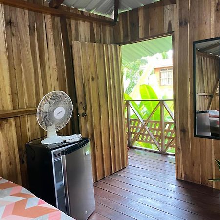 Hotel Cahuita Extérieur photo