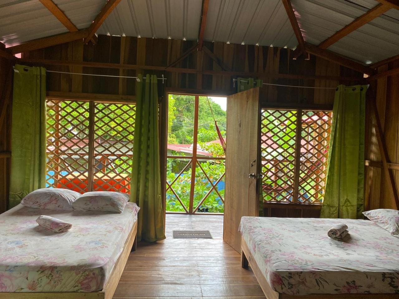Hotel Cahuita Extérieur photo